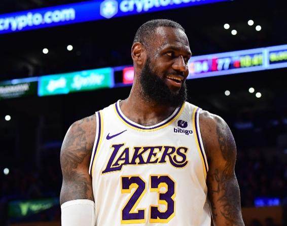 1719715707757043674.png 赛事赛程-1600万美元降薪牺牲 詹姆斯助湖人追逐哈登&克雷