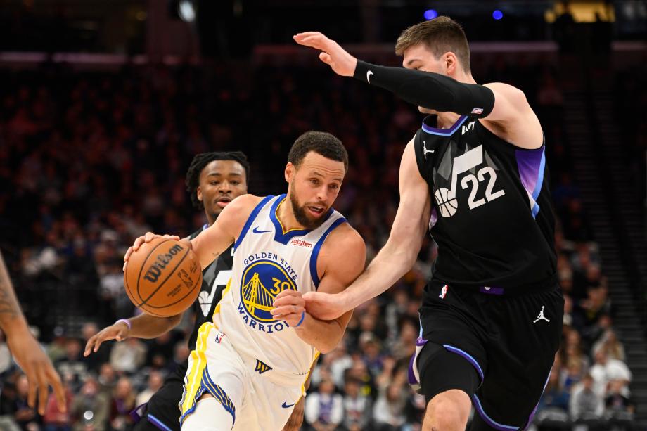 世界赛直播-库里27分迎里程碑 勇士八人得分上双送爵士四连败