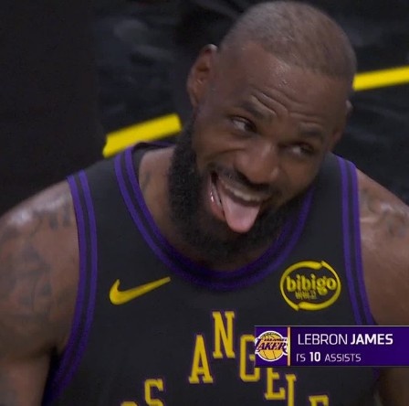 英雄联盟官网直播-键盘侠|湖人用热火诈骗犯换回肯纳德&amp;八村塁！41岁LBJ要把筐扣碎