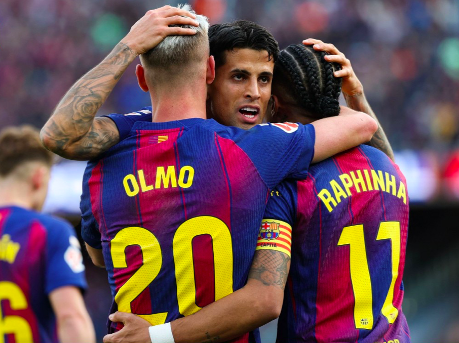 世界赛直播-豪门悲喜夜：曼联3-1维拉跻身前3 利物浦1-1惨遭热刺绝平 巴萨5-2